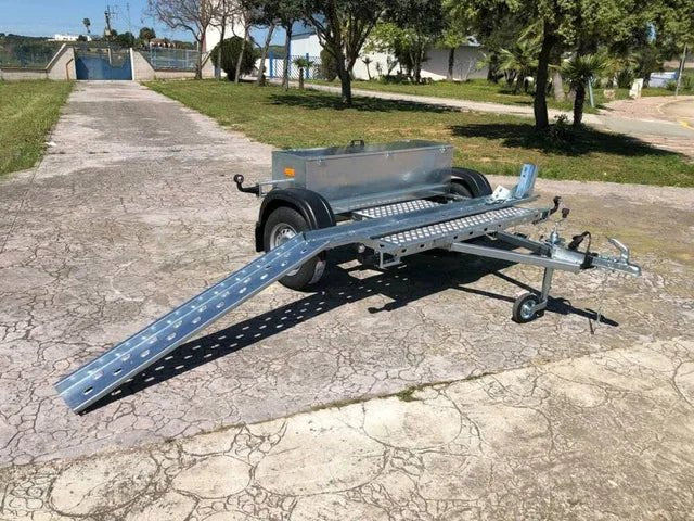 Remolque Portamotos Transversal Destacado Especial para Autocaravanas