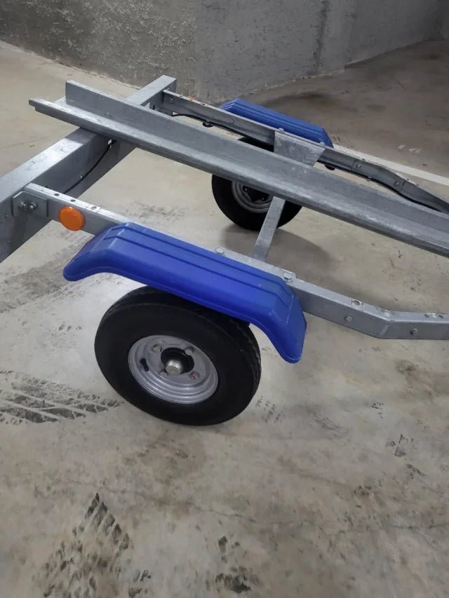 Remolque para una moto motocicleta solo usado 1 veces Mantiene pegatinas de