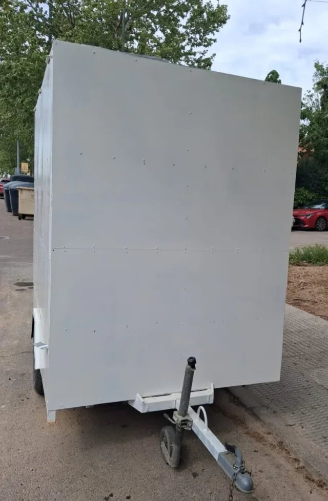 Remolque adaptable para food truck o puesto móvil