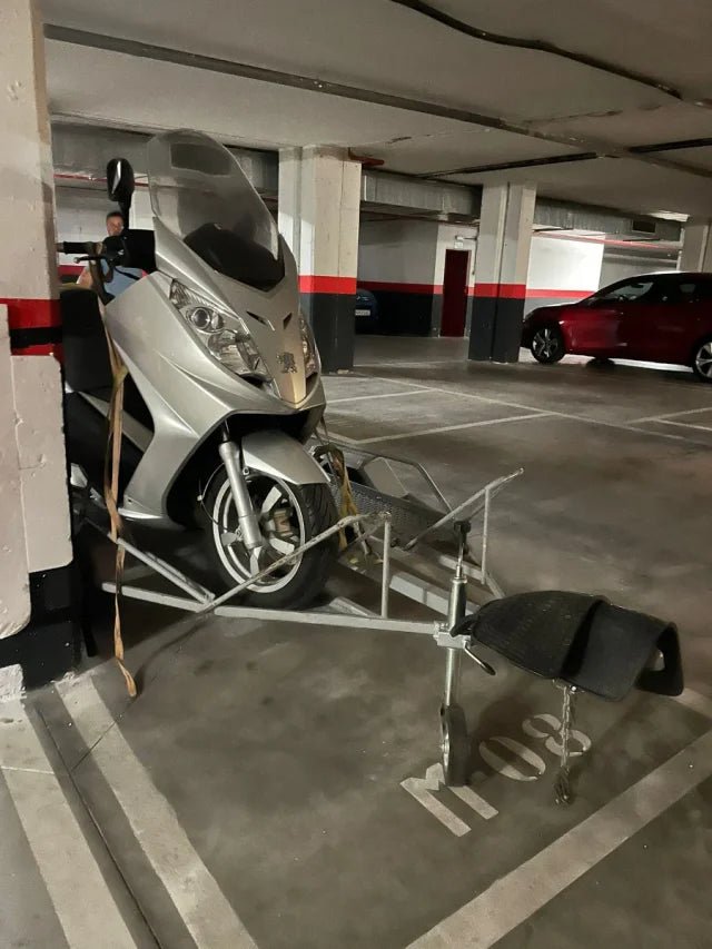 Remolque para moto con rueda de repuesto Remolque diseñado para transportar