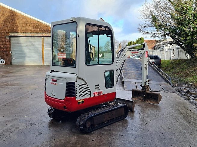 Miniexcavadora TAKEUCHI TB016 1.6 Toneladas – ocasión