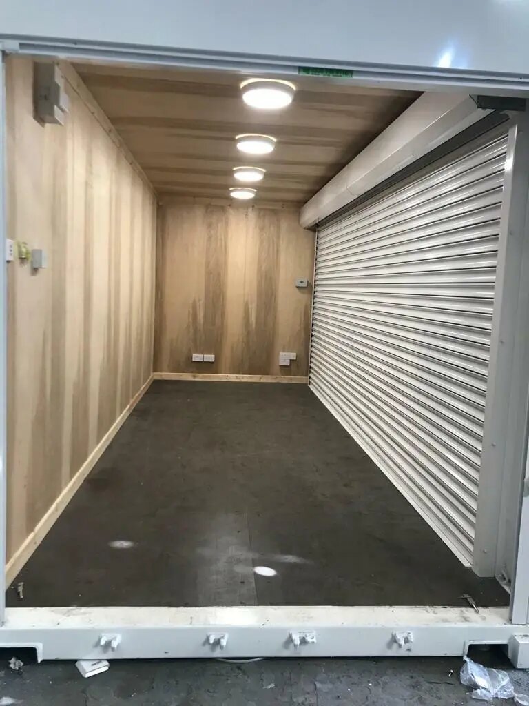 Contenedor de transporte de 20 × 8 pies con persiana enrollable