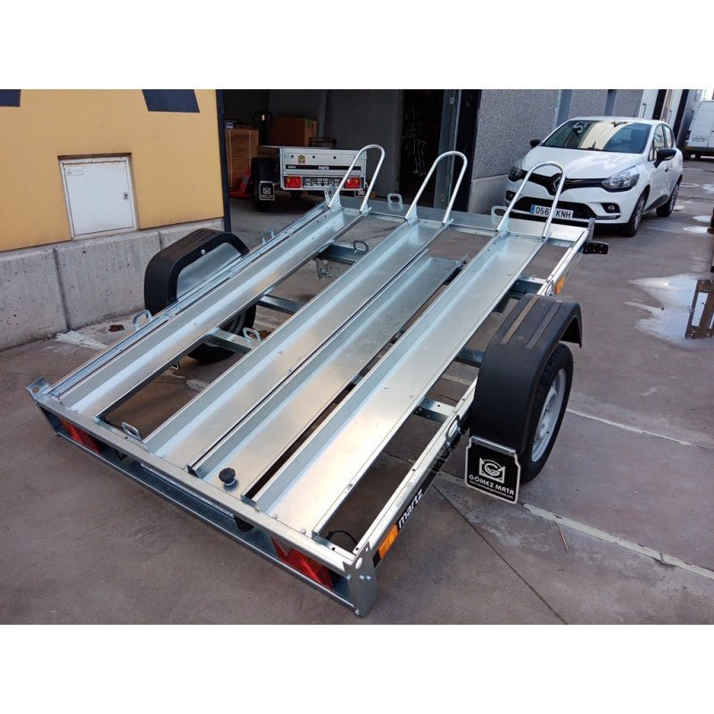 Remolque portamotos plegable Con lanza abatible para guardar en vertical